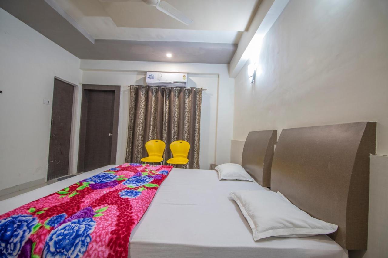 Hotel Yogiraj Palace Shegaon Exteriér fotografie