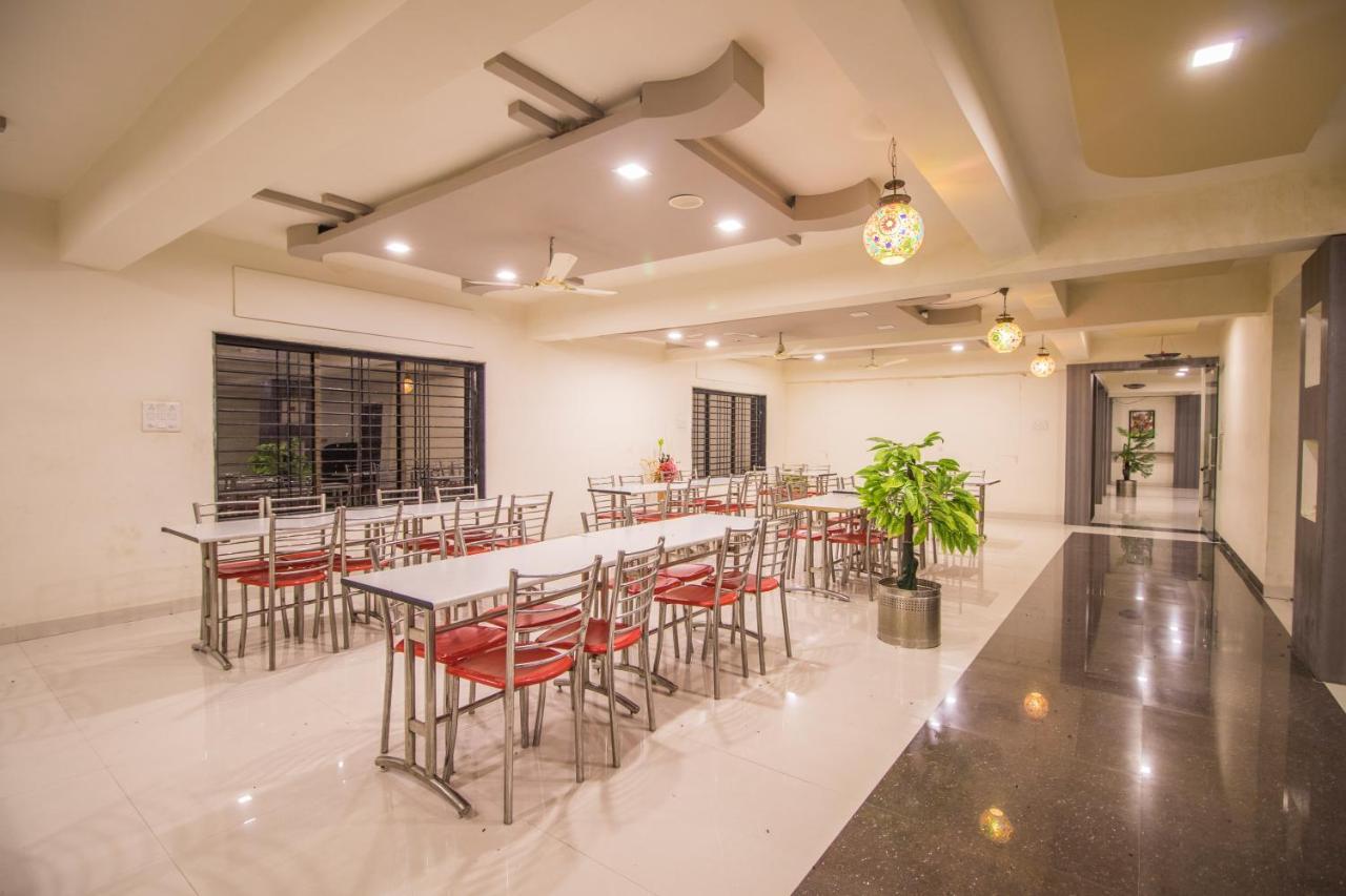 Hotel Yogiraj Palace Shegaon Exteriér fotografie