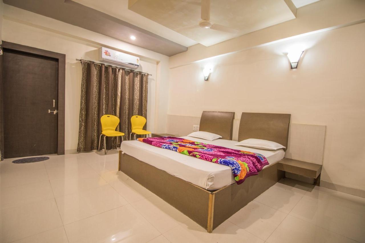 Hotel Yogiraj Palace Shegaon Exteriér fotografie