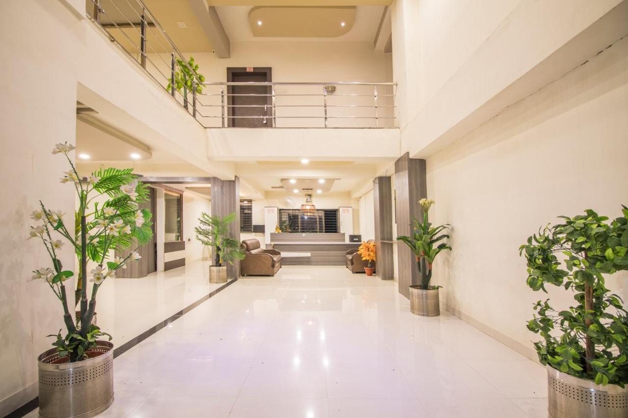 Hotel Yogiraj Palace Shegaon Exteriér fotografie